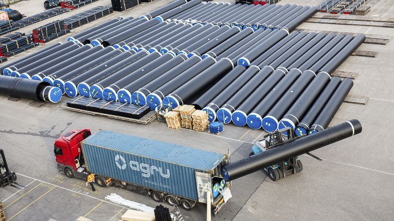 AGRU kann auch Rohrsegmente über Lkw-, Bahn- oder als Schiffsladung liefern